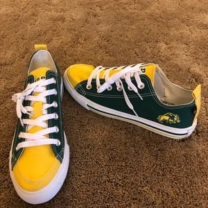 Go Bison!  NDSU Skicks size 8, never worn